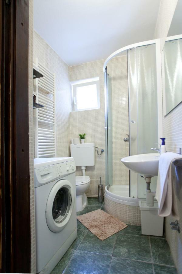 Apartman Sara ซาเกร็บ ภายนอก รูปภาพ