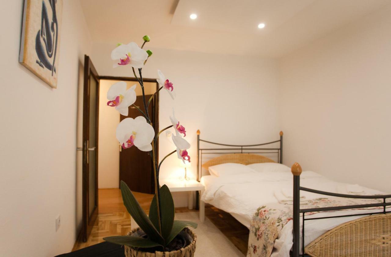 Apartman Sara ซาเกร็บ ภายนอก รูปภาพ