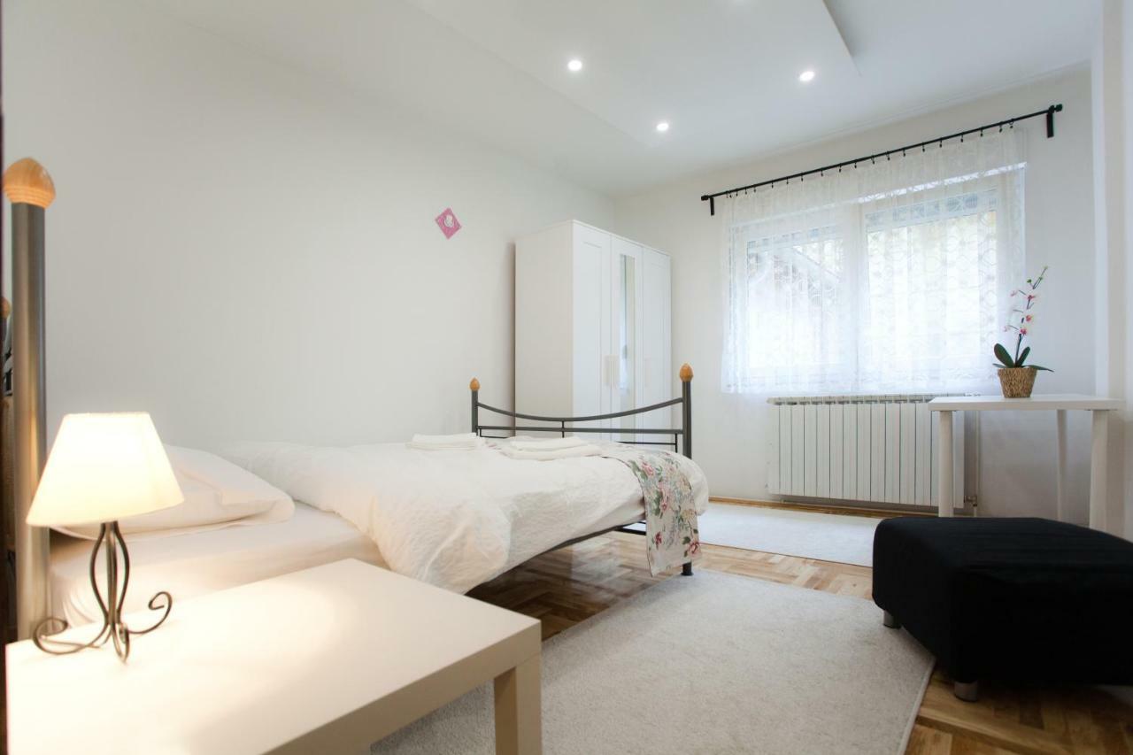 Apartman Sara ซาเกร็บ ภายนอก รูปภาพ